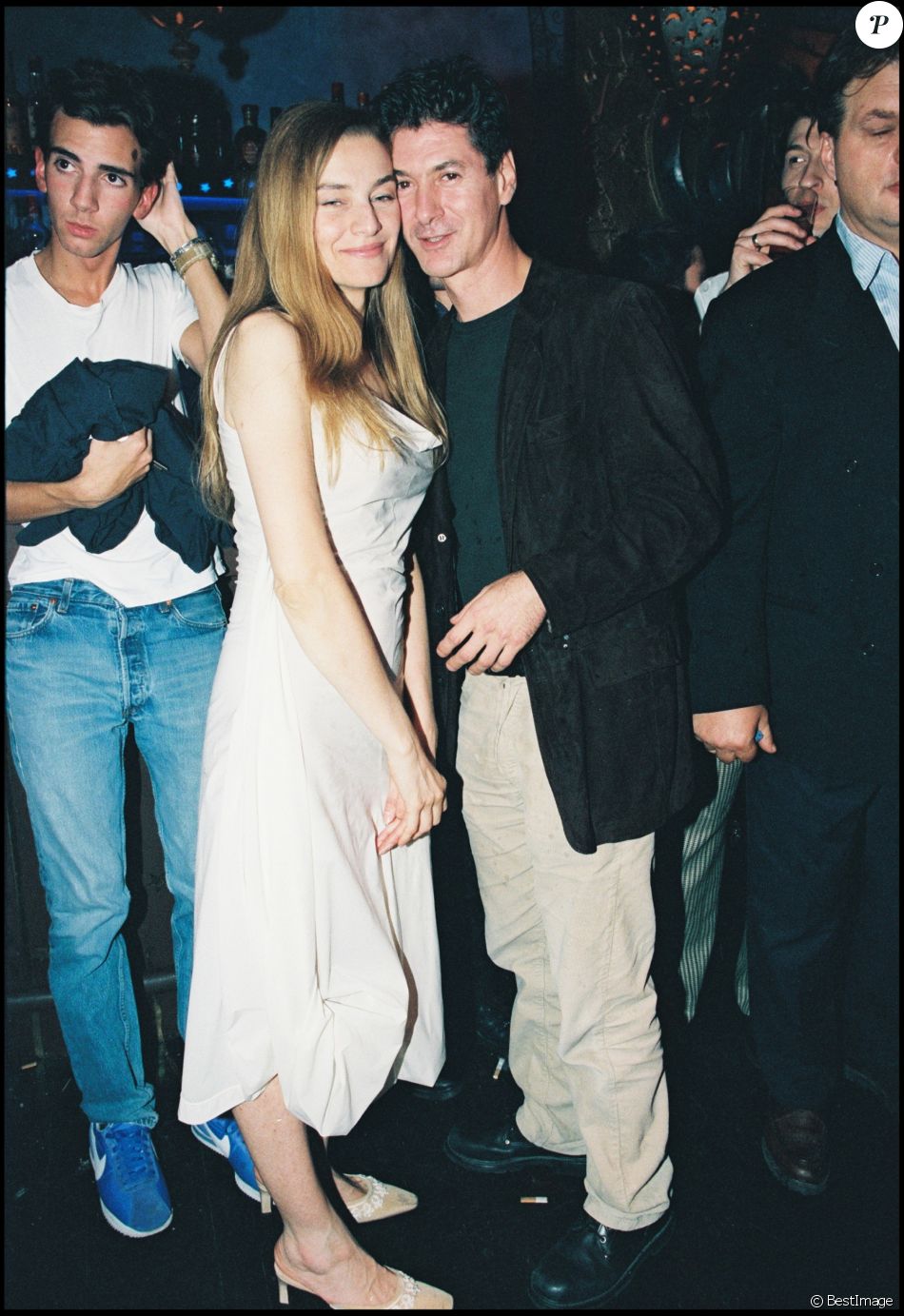  Elli Medeiros et Etienne Daho en club à Paris, le 25 septembre 1998. 