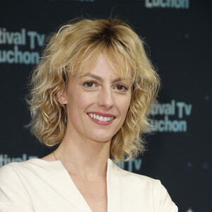 Sara Mortensen pour Astrid et Raphaëlle - Photocall lors de la 24ème édition du festival Tv de Luchon le 11 février 2022. © Christophe Aubert via Bestimage