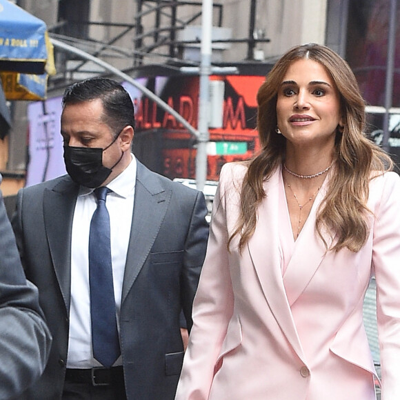 La reine Rania al-Abdallah de Jordanie arrive à l'émission "Good Morning America" à New York, le 22 septembre 2022. 