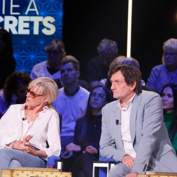 Hugues Aufray, Chantal Ladesou, Pierre Palmade - Enregistrement de l'émission "La boîte à secrets 14", présentée par F.Bollaert, et diffusée le 28 octobre sur France 3. © Christophe Clovis / Bestimage.