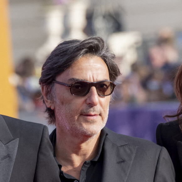 Ben Attal, Yvan Attal et Charlotte Gainsbourg ( présidente du jury) - Première du film "Les choses humaines" lors de la 47éme édition du Festival du Cinéma Américain de Deauville le 11 septembre 2021. © Olivier Borde / Bestimage 