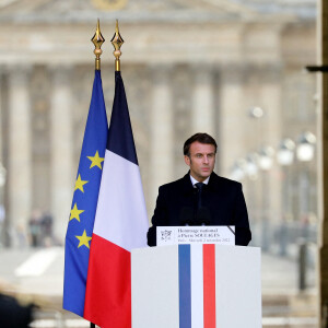 Emmanuel Macron - Cérémonie d'hommage national rendu à Monsieur Pierre Soulages dans la cour carrée du Louvre à Paris. © Dominique Jacovides / Bestimage 