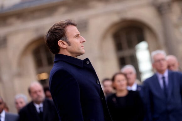 Emmanuel Macron - Cérémonie d'hommage national rendu à Monsieur Pierre Soulages dans la cour carrée du Louvre à Paris. Le 2 novembre 2022 © Dominique Jacovides / Bestimage
