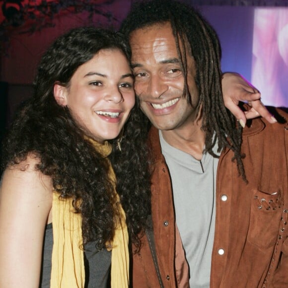 Yelena Noah et son papa Yannick - Générale du spectacle "Saltimbanco" du Cirque du soleil à Boulogne-Billancourt, le 7 mai 2005.