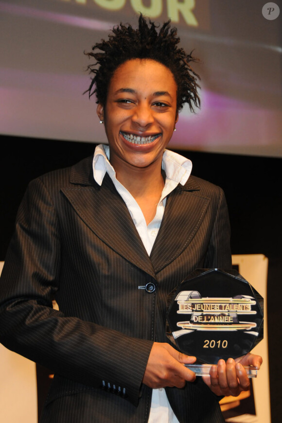 Shirley (prix de la meilleure comique) lors de la cérémonie des Trophées des Jeunes Talents, le 12 février 2010 au cinéma Elysées Biarritz.