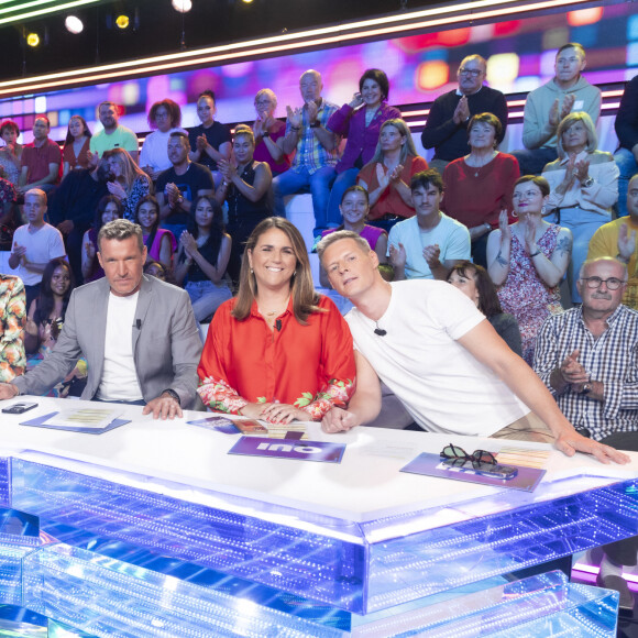 Delphine Wespiser, Bernard Montiel, Kelly Vedovelli, Benjamin Castaldi, Valérie Benaim, Matthieu Delormeau - Enregistrement de la dernière émission TPMP (Touche Pas à Mon Poste), présentée par C.Hanouna et diffusée en direct sur C8 le 23 juin 2022 © Jack Tribeca / Bestimage 