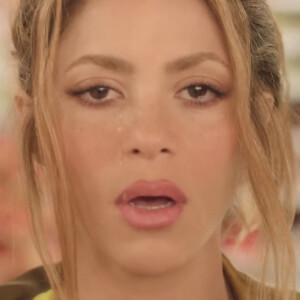 La chanteuse Shakira semble verser des larmes sur la rupture de son mariage avec la star du football espagnol Gerard Piqué dans son dernier clip vidéo. © JLPPA/Bestimage.