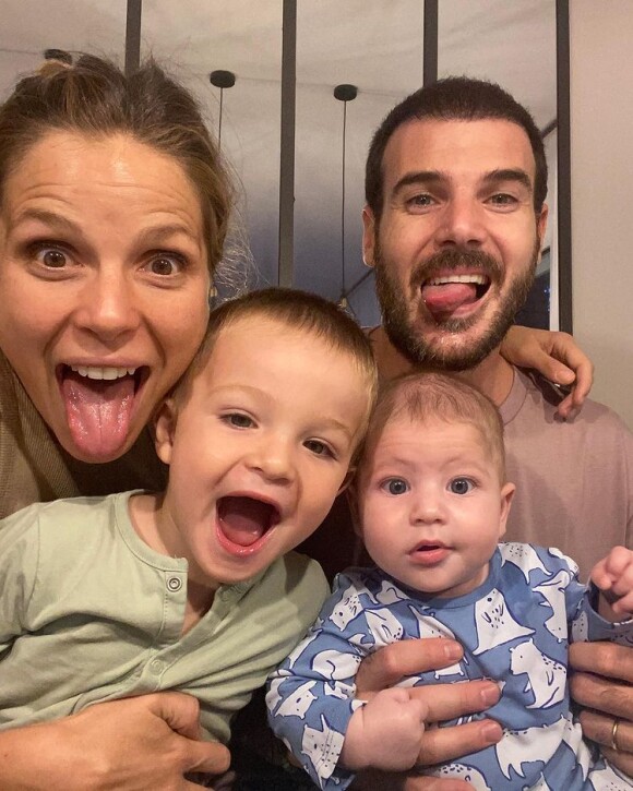 Agus Puig et Núria Tomás avec leurs deux enfants.