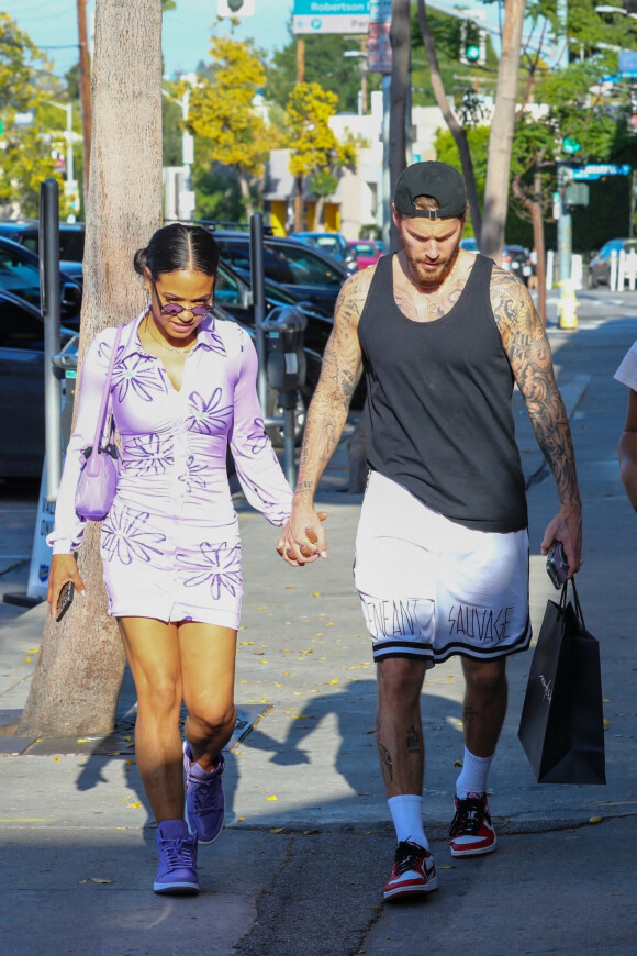 Exclusif - Christina Milian fait du shopping avec sa fille Violet et son mari Matt Pokora (M. Pokora) à Los Angeles le 6 avril 2022.