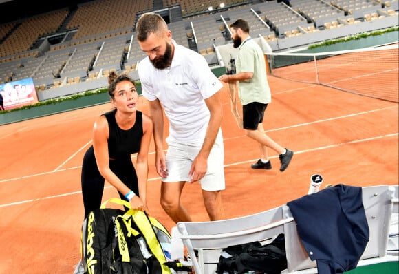 Benoît Paire et sa compagne Julie Bertin - Benoît Paire, Gaël Monfils, Domingo (Pierre Alexis Bizot) et Zerator (Adrien Nougaret) deux streamers se rencontrent lors d'un match de tennis à Roland Garros, Paris le 18 septembre 2021. © Veeren/Bestimage 