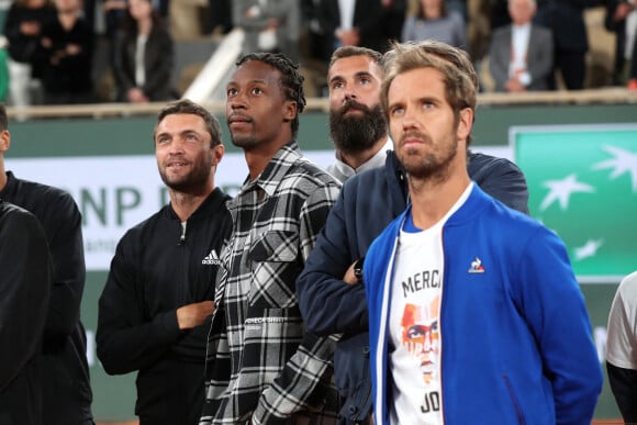 Gilles Simon, Gaël Monfils, Benoît Paire et Richard Gasquet - Jo-Wilfried Tsonga reçoit le trophée de la FFT pour l'ensemble de sa carrière et fait ses Adieux après sa défaite lors des Internationaux de France de Tennis de Roland Garros 2022 - Jour 3. A Paris le 24 Mai 2022. © Bertrand Rindoff/Bestimage