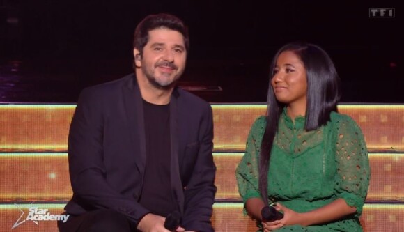 Anisha en duo avec Patrick Fiori lors du prime de la "Star Academy" du 12 novembre 2022, sur TF1
