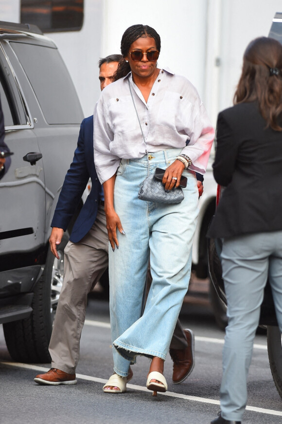 Michelle Obama arrive à l'émission "The Drew Barrymore Show" à New York, le 29 septembre 2022. 