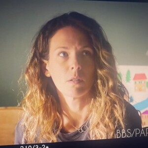 Lorie sur le tournage de la série "Léo Mattéi". Instagram. Le 22 septembre 2022.