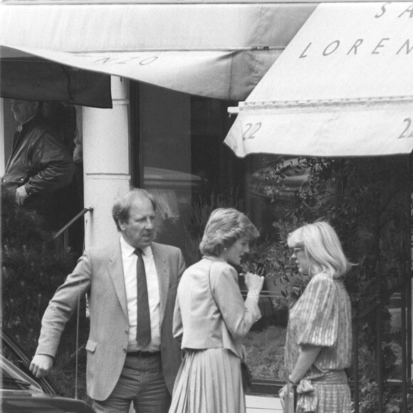 La princesse Diana avec Lady Louise Tryon à San Lorenzo en juin 1986. 