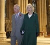 Le roi Charles III d'Angleterre et Camilla Parker Bowles, reine consort d'Angleterre, en visite à York Un manifestant, maîtrisé par la police, a tenté de jeter des oeufs sur le roi Charles III d'Angleterre et Camilla Parker Bowles, reine consort d'Angleterre.