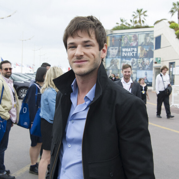 Gaspard Ulliel - Lily-Rose Depp quitte le photocall pour se rendre au restaurant l'Agora lors du 69ème Festival intern ional du film de Cannes le 13 mai 2016. © Pierre Perusseau / Bestimage 