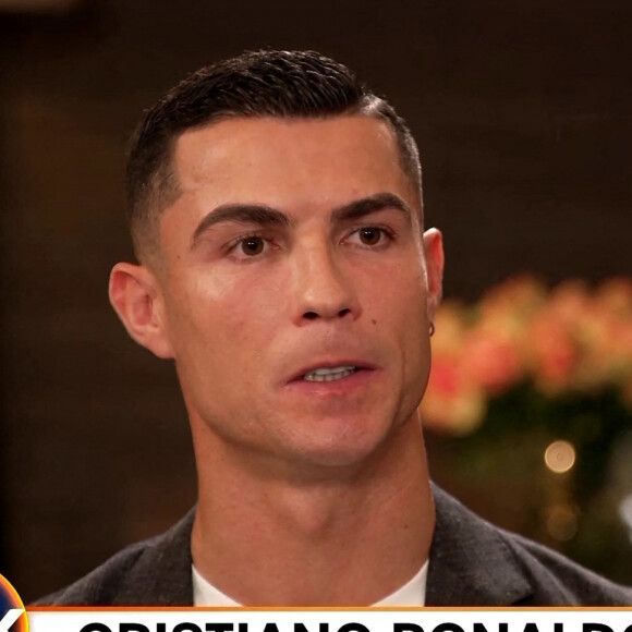 Cristiano Ronaldo révèle s'être senti trahi et déclare n'avoir "aucun respect" pour l'entraîneur du club Manchester United, E.ten Hag, lors d'une interview à Piers Morgan sur la chaîne Talk Sport. Londres. Le 13 novembre 2022.