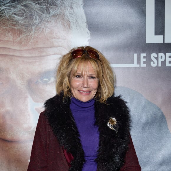 Exclusif - Clémentine Célarié - Photocall - Spectacle symphonique Claude Lelouch "D'un film à l'autre" au Palais des Congrès de Paris le 14 novembre 2022. Pour Fêter ses 85 ans et 60 de carrière, Claude Lelouch a créé un ciné-concert, "Claude Lelouch - D'un film à l'autre", dans lequel la musique de ses films est jouée par l'orchestre philharmonique de Prague, au Palais des Congrès à Paris. © Moreau / Rindoff / Bestimage