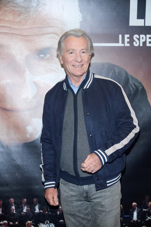 Exclusif - William Leymergie - Photocall - Spectacle symphonique Claude Lelouch "D'un film à l'autre" au Palais des Congrès de Paris le 14 novembre 2022. Pour Fêter ses 85 ans et 60 de carrière, Claude Lelouch a créé un ciné-concert, "Claude Lelouch - D'un film à l'autre", dans lequel la musique de ses films est jouée par l'orchestre philharmonique de Prague, au Palais des Congrès à Paris. © Moreau / Rindoff / Bestimage