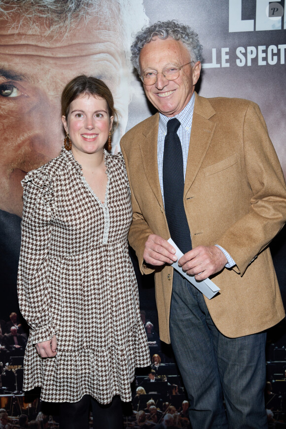 Exclusif - Nelson Montfort et sa fille Isaure - Photocall - Spectacle symphonique Claude Lelouch "D'un film à l'autre" au Palais des Congrès de Paris le 14 novembre 2022. Pour Fêter ses 85 ans et 60 de carrière, Claude Lelouch a créé un ciné-concert, "Claude Lelouch - D'un film à l'autre", dans lequel la musique de ses films est jouée par l'orchestre philharmonique de Prague, au Palais des Congrès à Paris. © Moreau / Rindoff / Bestimage