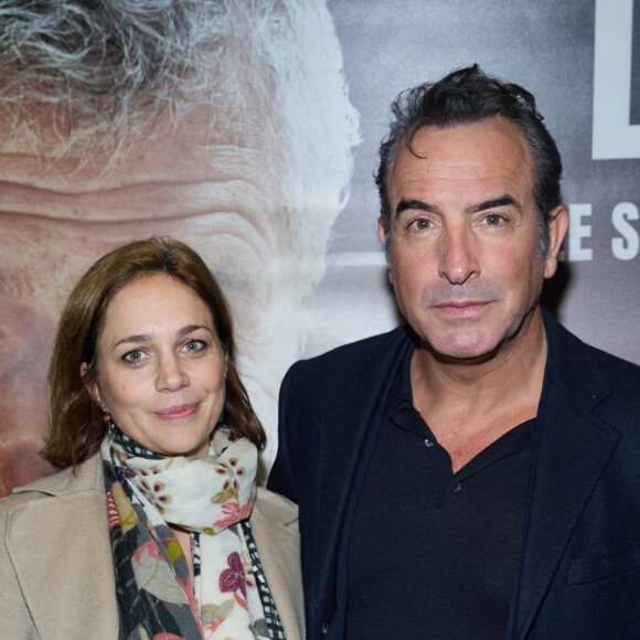 Exclusif - Jean Dujardin et sa femme Nathalie Péchalat - Photocall - Spectacle symphonique Claude Lelouch "D'un film à l'autre" au Palais des Congrès de Paris le 14 novembre 2022. Pour Fêter ses 85 ans et 60 de carrière, Claude Lelouch a créé un ciné-concert, "Claude Lelouch - D'un film à l'autre", dans lequel la musique de ses films est jouée par l'orchestre philharmonique de Prague, au Palais des Congrès à Paris. © Moreau / Rindoff / Bestimage