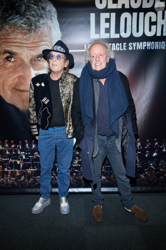 Exclusif - Guest, Didier Barbelivien - Photocall - Spectacle symphonique Claude Lelouch "D'un film à l'autre" au Palais des Congrès de Paris le 14 novembre 2022. Pour Fêter ses 85 ans et 60 de carrière, Claude Lelouch a créé un ciné-concert, "Claude Lelouch - D'un film à l'autre", dans lequel la musique de ses films est jouée par l'orchestre philharmonique de Prague, au Palais des Congrès à Paris. © Moreau / Rindoff / Bestimage