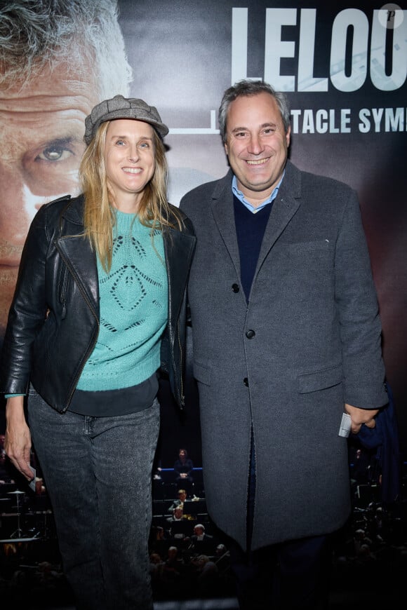 Exclusif - Benjamin Patou et sa femme Emilie - Photocall - Spectacle symphonique Claude Lelouch "D'un film à l'autre" au Palais des Congrès de Paris le 14 novembre 2022. Pour Fêter ses 85 ans et 60 de carrière, Claude Lelouch a créé un ciné-concert, "Claude Lelouch - D'un film à l'autre", dans lequel la musique de ses films est jouée par l'orchestre philharmonique de Prague, au Palais des Congrès à Paris. © Moreau / Rindoff / Bestimage