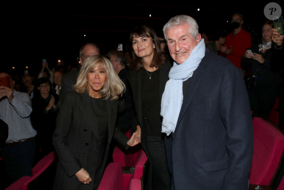 Exclusif - Brigitte Macron, Claude Lelouch et sa compagne Valérie Perrin - Salle - Spectacle symphonique Claude Lelouch "D'un film à l'autre" au Palais des Congrès de Paris le 14 novembre 2022. © Moreau / Rindoff / Bestimage