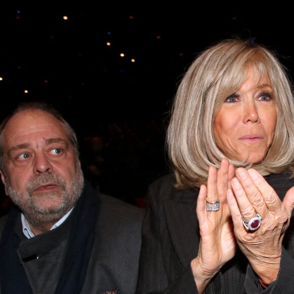 Exclusif - Brigitte Macron et le Ministre de la Justice Eric Dupond-Moretti applaudissent l'arrivée de Claude Lelouch dans la salle - Spectacle symphonique Claude Lelouch "D'un film à l'autre" au Palais des Congrès de Paris le 14 novembre 2022. © Moreau / Rindoff / Bestimage