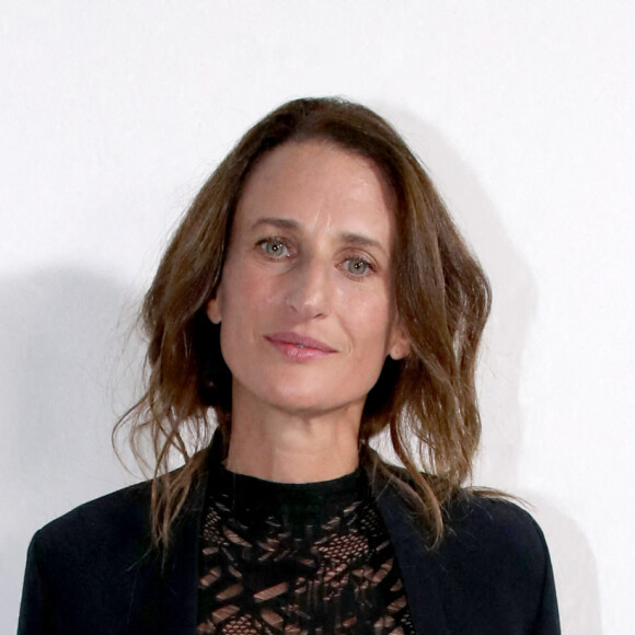 Camille Cottin pose - Greeting du défilé Dior Collection Femme Prêt-à-porter Printemps/Eté 2023 lors de la Fashion Week de Paris, France, le 27 septembre 2022. © Bertrand Rindoff/Bestimage.