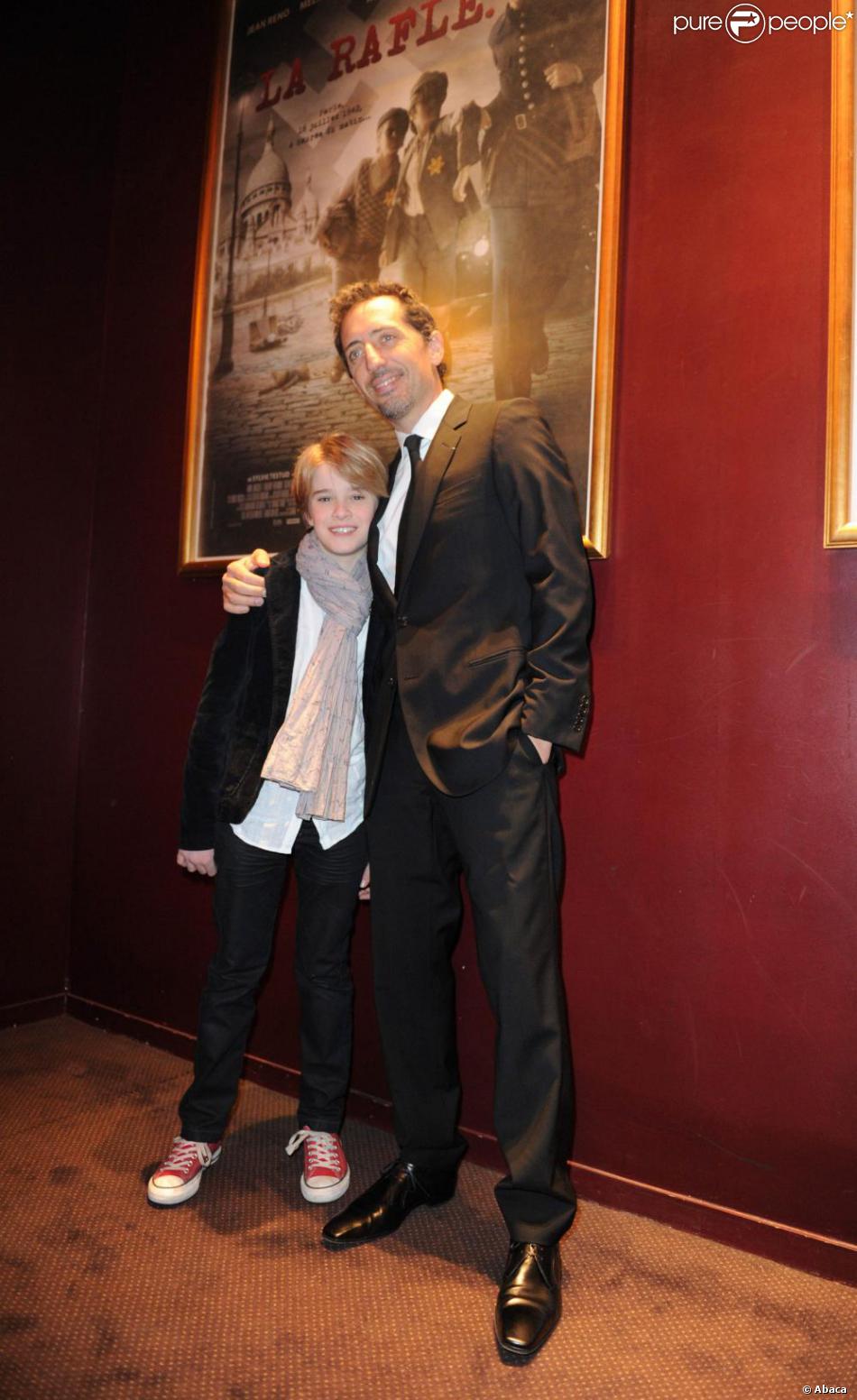 Gad Elmaleh et le jeune Hugo à la première de La Rafle, à ...
