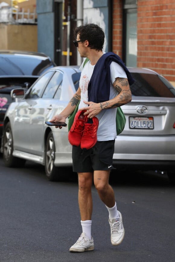 Harry Styles à la sortie de son cours de gym à Los Angeles, le 1er novembre 2022. 