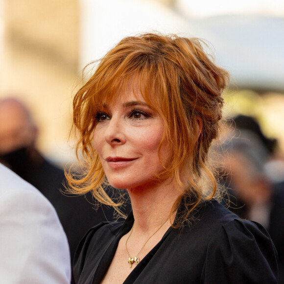 Mylène Farmer - Montée des marches du film "OSS 117 : Alerte rouge en Afrique Noire" lors du 74e Festiva de Cannes. Le 17 juillet 2021. © Borde-Jacovides-Moreau / Bestimage