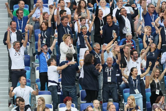 Michel Cymes, Bruno Solo, Mélanie Page et son mari Nagui, Leïla Kaddour-Boudadi, Dylan Deschamps, Manu Levy, Valérie Bègue (Miss France 2008), Claude Deschamps dans les tribunes lors du match de quart de finale de la Coupe du Monde Russia2018 "France - Uruguay (FIFA World Cup Russia2018)" au stade Nijni Novgorod. La France a gagné 2-0 et rencontrera la Belgique en demi-finale. Russie, le 6 juillet 2018. © Cyril Moreau/Bestimage