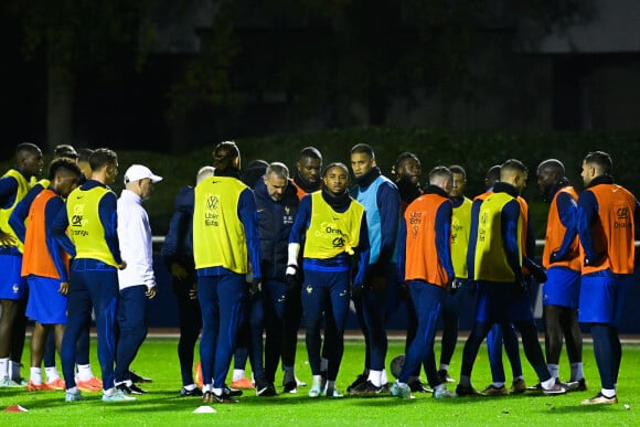 Blessure de Christopher Nkunku lors de l'entraînementde l'équipe de France de football avant le départ pour la coupe du monde au Qatar, au centre de formation et centre National du Footbal de Clairefontaine-en-Yvelines, France, le 15 novembre 2022. © Federico Pestellini/Panoramic/Bestimage