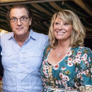 Francis Cabrel et sa femme Mariette - Francis Cabrel en concert lors du festival de Ramatuelle. C'est la première fois qu'il vient chanter au festival de Ramatuelle. © Cyril Bruneau/Bestimage.