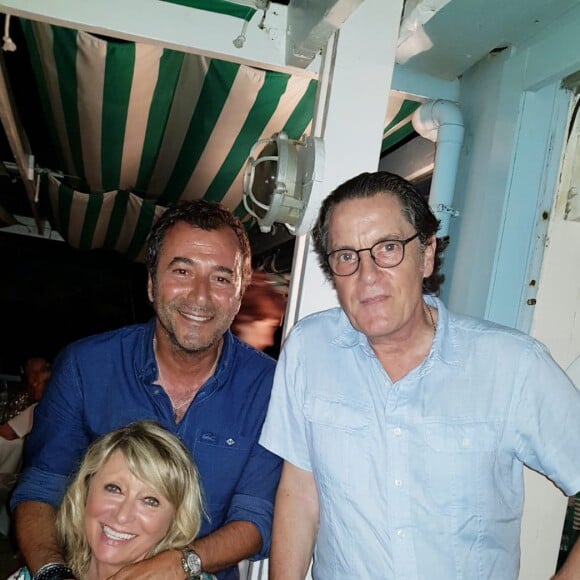 Bernard Montiel, Francis Cabrel et sa femme Mariette - Francis Cabrel en concert lors du festival de Ramatuelle le 2 aout 2018. C'est la première fois qu'il vient chanter au festival de Ramatuelle.