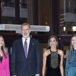 Le roi Felipe VI, la reine Letizia d'Espagne, la princesse Leonor et la princesse Sofia au concert de clôture du festival "XXX Musical Week" à Oviedo. Le 27 octobre 2022 