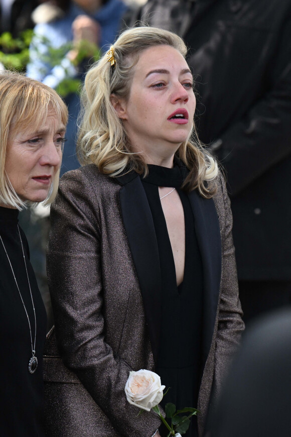 Kelsey Hardwick (femme de Tom Parker) lors des obsèques de Tom Parker du groupe The Wanted en l'église Saint François d'Assise à Orpington, Londres, Royaume Uni