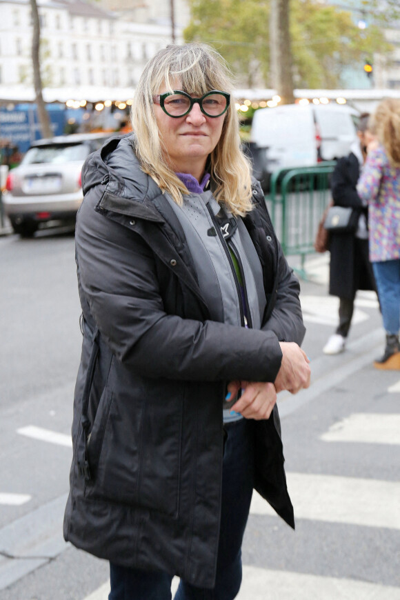 Exclusif - Christine Bravo quitte les studios de RTL à Neuilly-sur-Seine.