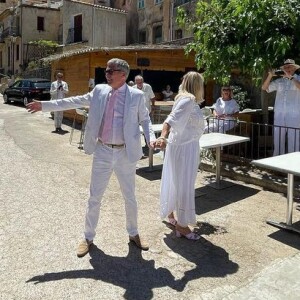 Mariage de Christine Bravo et Stéphane Bachot, le 11 juin 2022 en Corse. Photo partagée par un invité du couple sur Instagram.