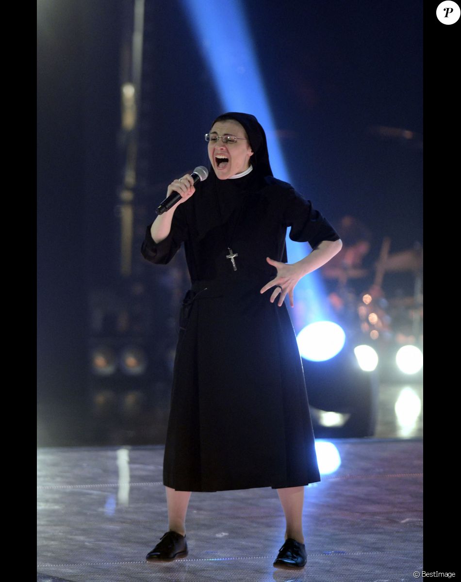 Finale de l'émission "The Voice" Italie, Soeur Cristina Scuccia remporte l'émission à Milan le 5 juin 2014