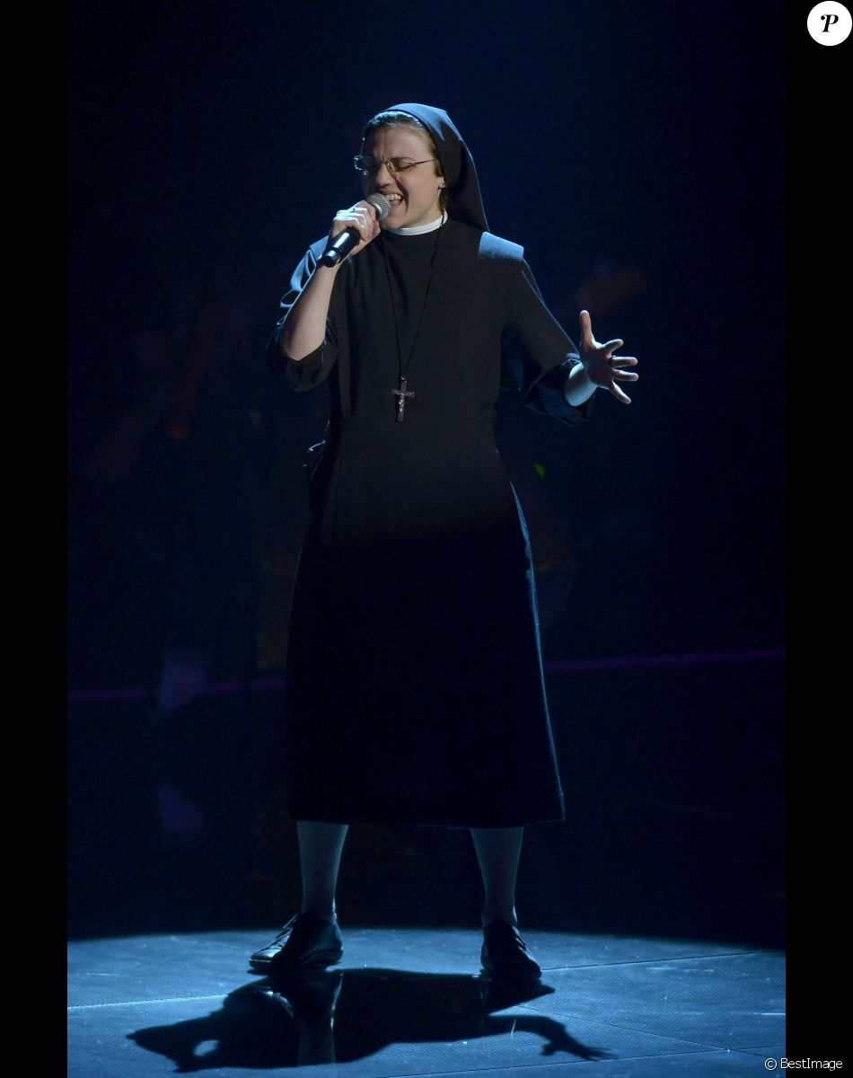 Soeur Cristina Scuccia - 3ème épisode du show TV "The Voice" à Milan. Le 28 mai 2014