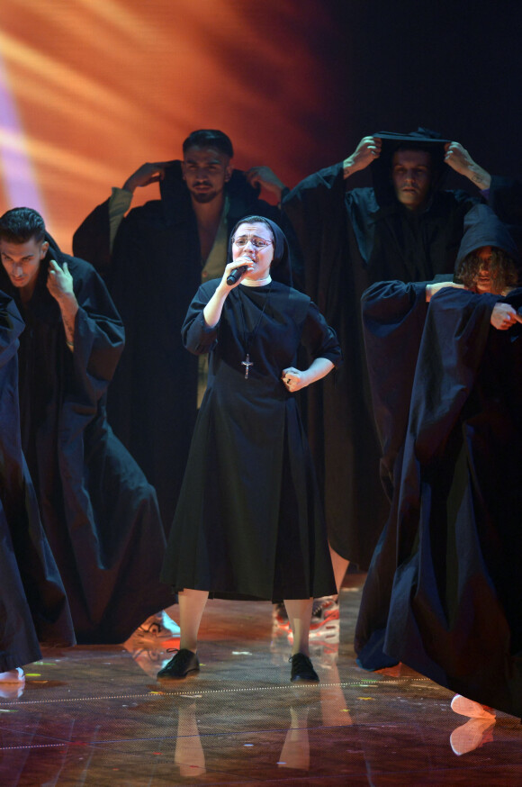 Soeur Cristina Scuccia - Premier épisode de l'émission TV "The Voice" à Milan. Le 7 mai 2014 