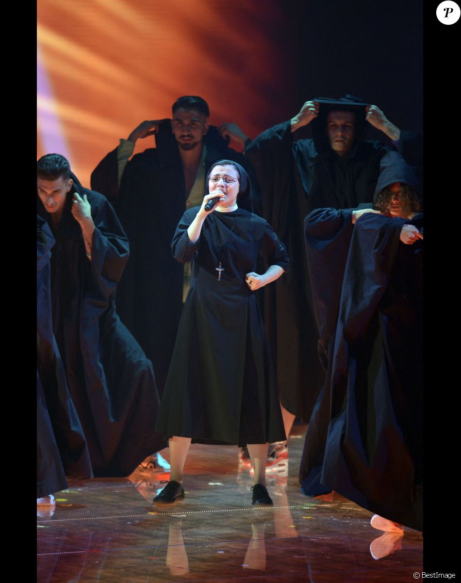 Soeur Cristina Scuccia - Premier épisode de l'émission TV "The Voice" à Milan. Le 7 mai 2014