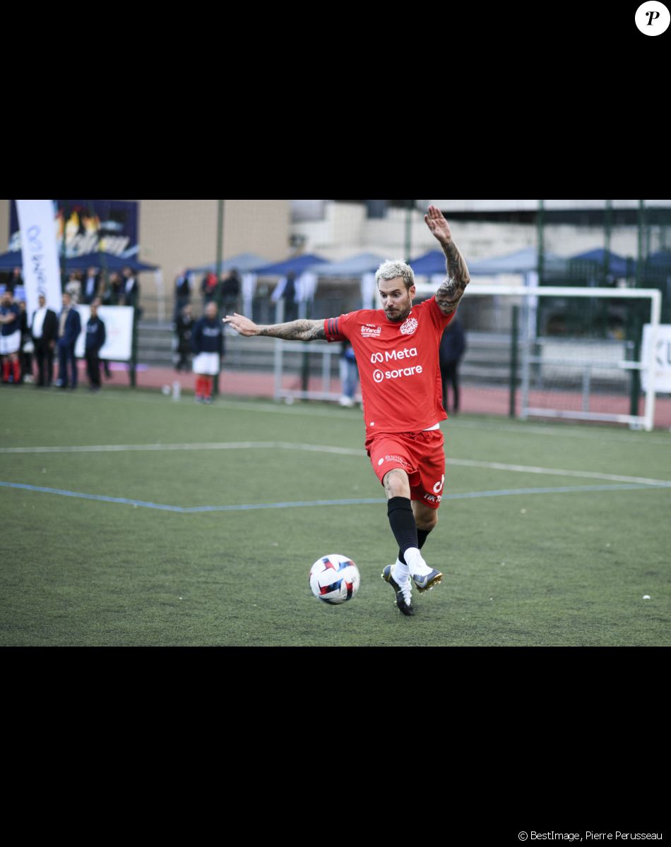 M. Pokora (Matt Pokora) - Match de football caritatif entre le Variétés Club de France contre l'équipe de France des Parlementaires au profit de l'association "e-Enfance" au stade Emile Anthoine à Paris le 28 septembre 2022. © Pierre Perusseau/Bestimage