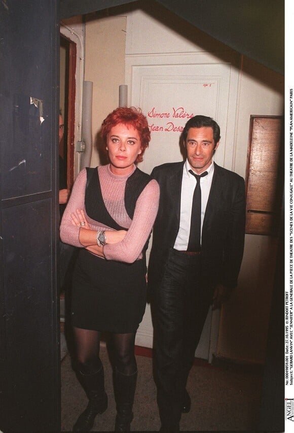 Gérard Lanvin et sa femme Jennifer à la générale de la pièce Scènes de la vie conjugale à Paris en 1995