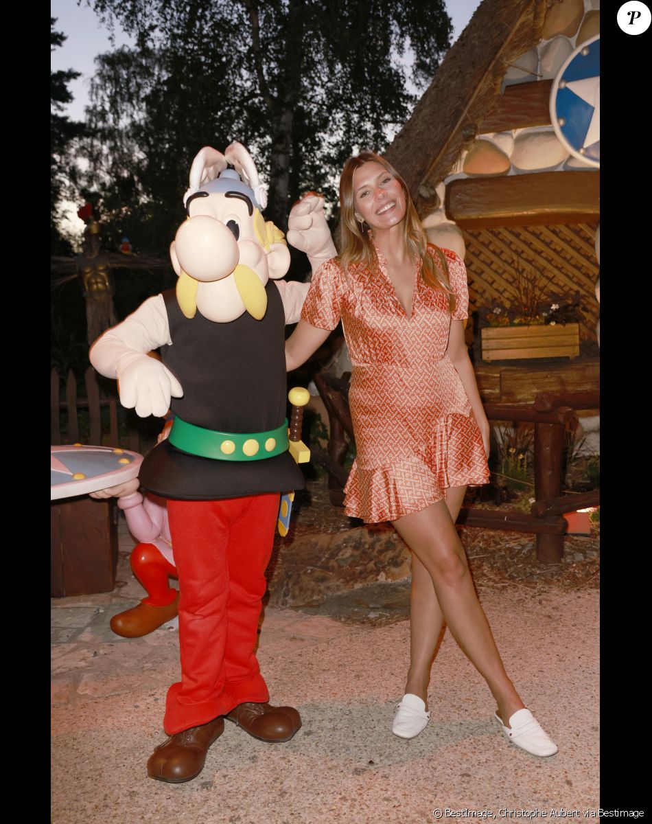 Exclusif - Camille Cerf (Miss France 2015) lors de l'opération "L'été gaulois fait son grand retour au Parc Astérix" à Plailly le 8 juillet 2022. © Christophe Aubert via Bestimage