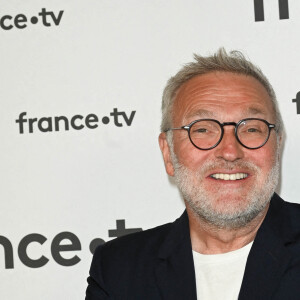 Laurent Ruquier au photocall pour la conférence de presse de rentrée de France TV à la Grande Halle de la Villette à Paris, France, le 6 juillet 2022. © Coadic Guirec/Bestimage 